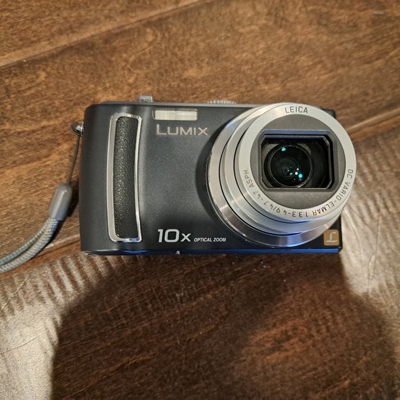 Panasonic DMC-TZ4 Digital Camera - Picture 4 of 5